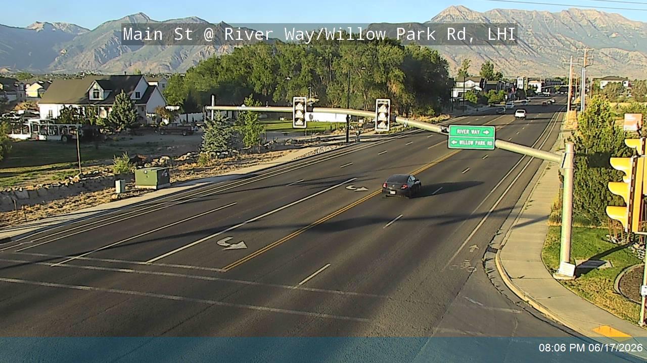 Live snapshot from Main St @ River Way / Willow Park Rd / 2725 W, LHI